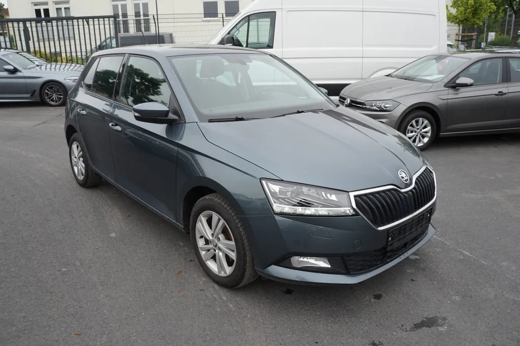 Skoda Fabia 1.0 TSI STYLE*MIRRORLINK*KAMERA*LED* Image 3